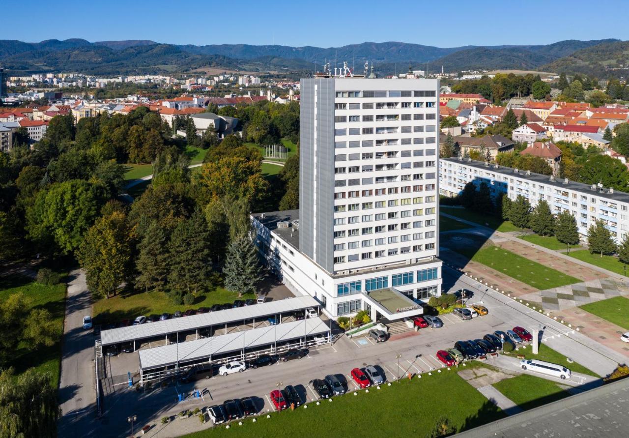 Hotel Lux Banska Bystrica Bagian luar foto